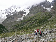 Lasciata l'Alpe Fillar (mt.1975) si procede verso le morene della parete Est